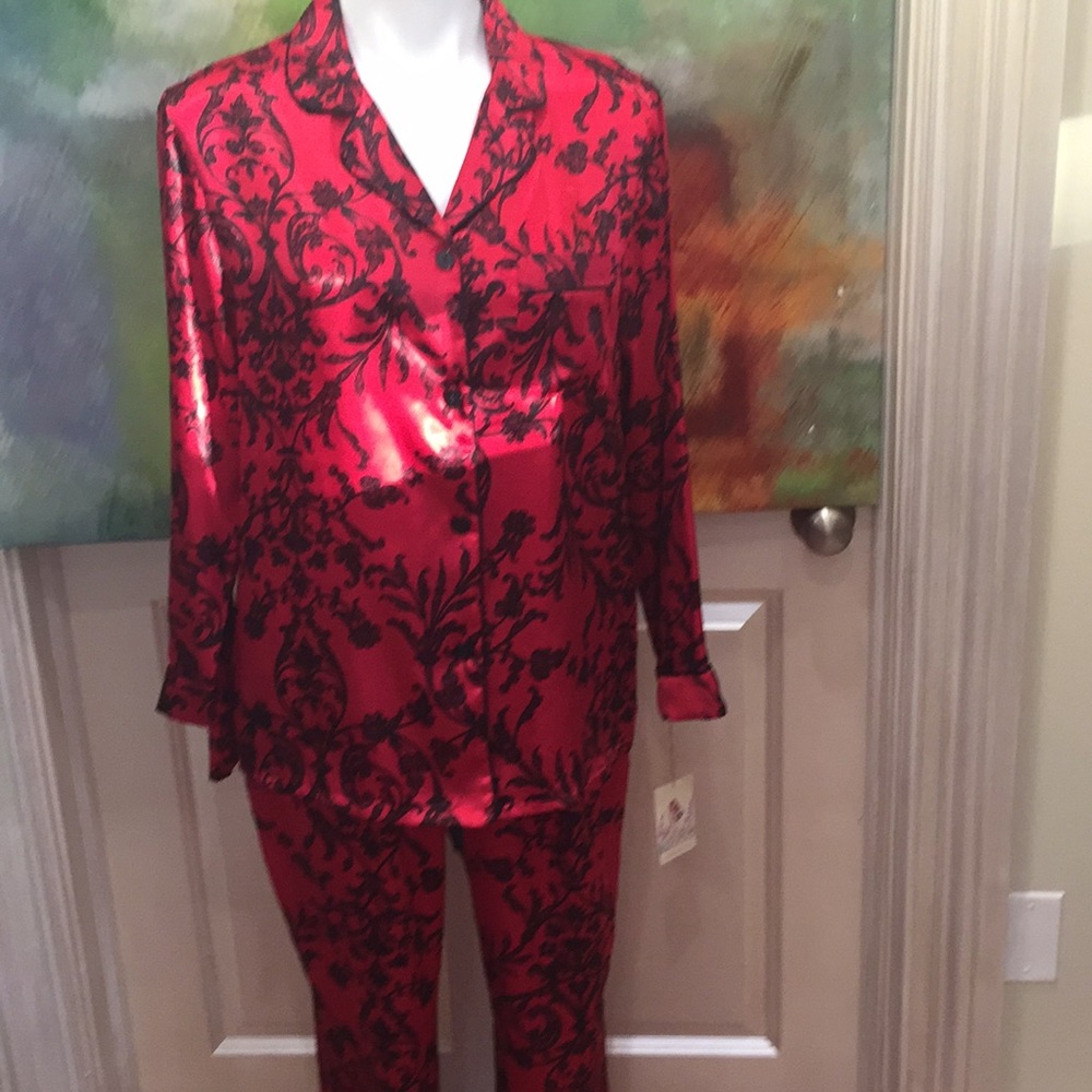 In Bloom Pajamas Set - Picture 3 of 12